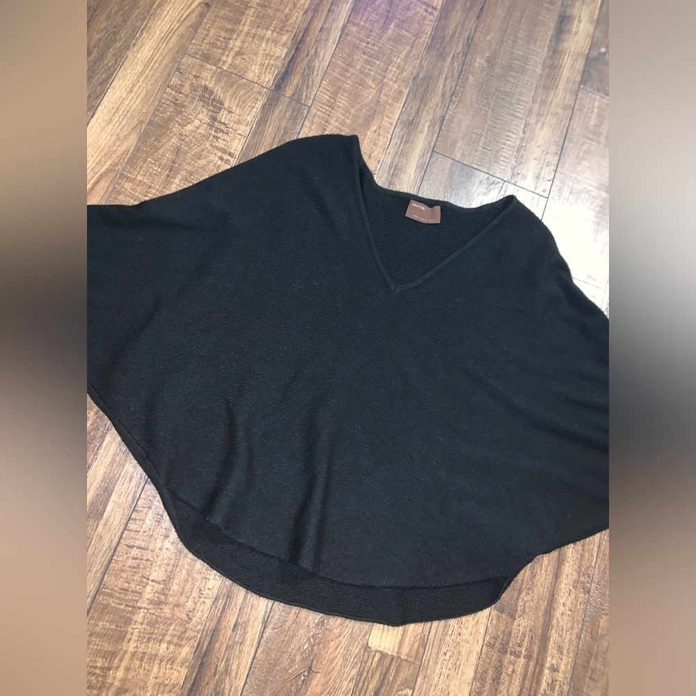Kerisma Sweater Knit Ryu Top Black Size S/M Classic Fall Boho Casual Lux Casual — image 3 of 6